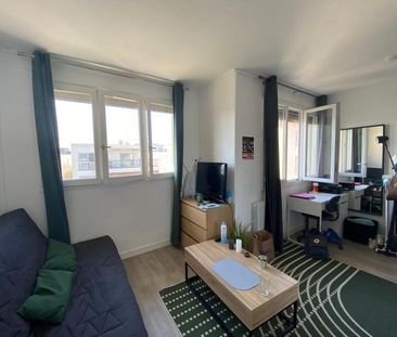 Location Appartement 1 pièce 20m² LYON 7ème - Photo 2