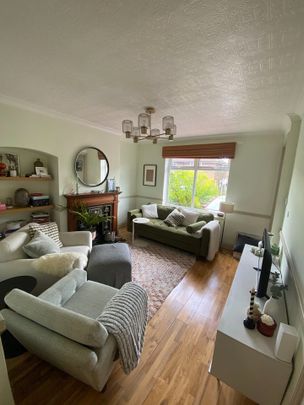2 Bed Semi-Detached House, Reigate Road, BR1 - Photo 1