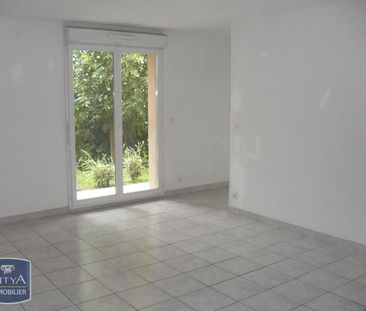 Location Appartement 2 pièces 46m² LE CATEAU CAMBRESIS 59360 - Photo 5