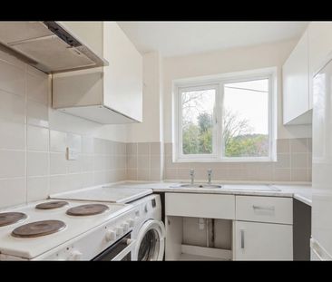 1 Bed Flat, Green Pond Close Green Pond Rd, E17 - Photo 4