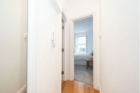 1 bedroom apartment - Photo 2