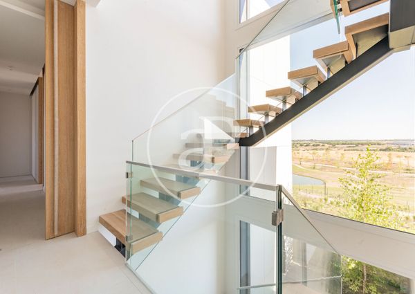 Triplex penthouse for rent in La Finca