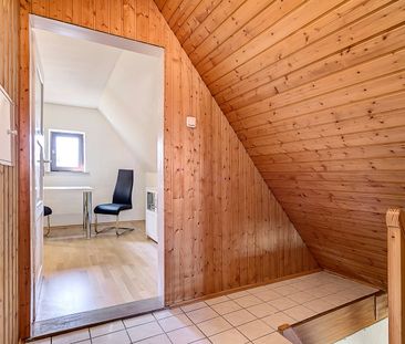 Sunny, quietly located attic apartment with internet - Foto 1