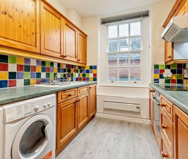 Moynes Court, Faringdon - Photo 4