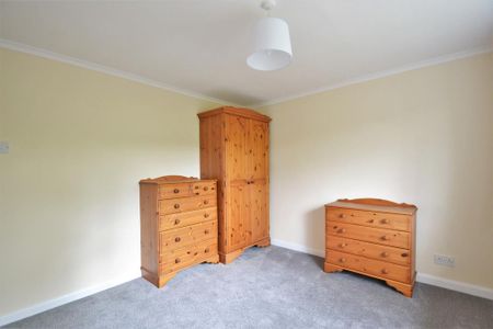 3 bedroom detached house to rent - Photo 5