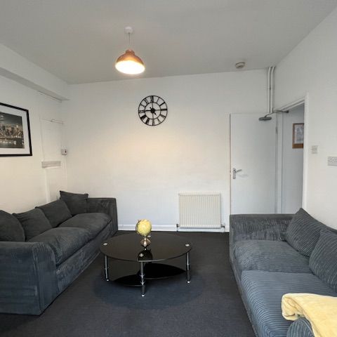 Five Bedroom Student House to Rent in Portsmouth - Photo 1