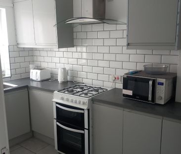Room in a Shared House, Priory Street, E3 - Photo 4
