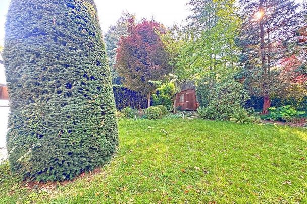 Villa de caractère de 364 m² - 4 chr & Jardin arboré de 750 m² - Photo 1