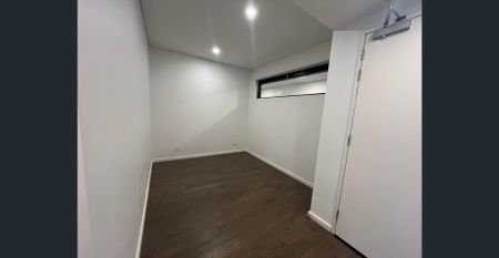 Spacious 1 Bedroom plus Study in Green Square Town Centre - Photo 5