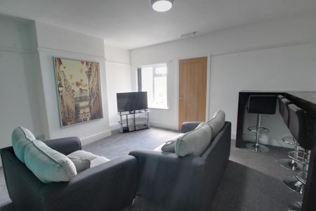 1 bedroom in a house share to rent - Photo 5