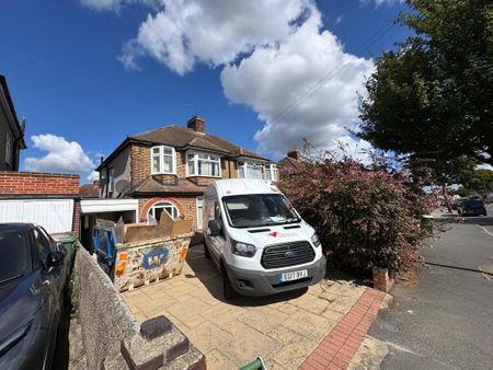 3 bedroom semi-detached house to rent - Photo 4