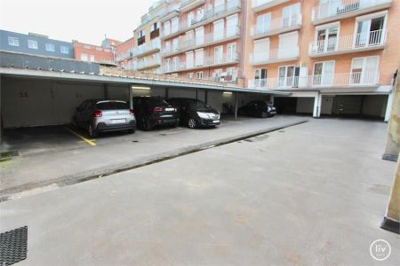 Ongemeubeld 2-slaapkamer appartement aan de zonnekant van de Leopoldlaan, op wandelafstand van het strand en de winkels. - Photo 4