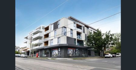 Private, Comfortable Living in a Prime Balwyn Location - Photo 2