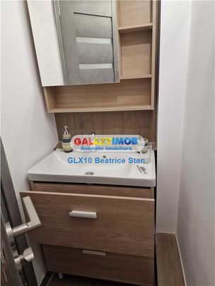 Inchiriere apartament 3 camere finisat nou nemobilat METROU CRANGASI - Fotografie 1