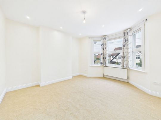 St Leonards Road, East Sheen, Richmond Upon Thames, SW14 - Photo 1