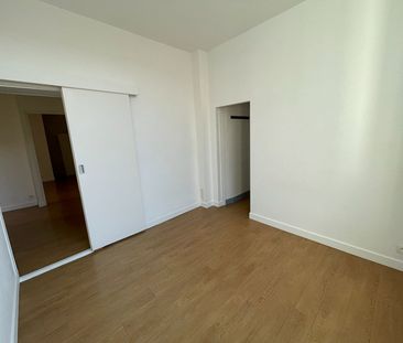 Location Appartement 3 pièces 74m² - Photo 2