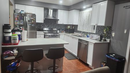 For Lease - 328 Black Drive, Milton, Ontario - Photo 2