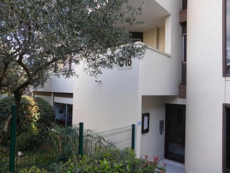 Studio 18.9 m², kitchenette équipée, avec balcon. - Photo 5