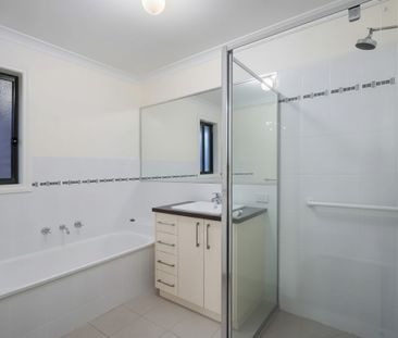 53 Featherstone Avenue, Glenroy NSW 2640 - House For Rent | Domain - Photo 6