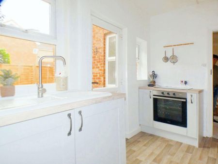 2 bed lower flat to rent in NE24 - Photo 4