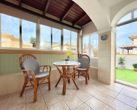 3-BEDROOM SEMI-DETACHED HOUSE - TORREVIEJA - Photo 2