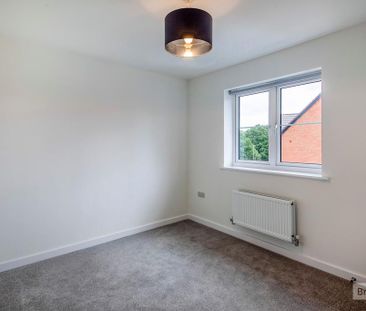 3 bedroom semi-detached house to rent - Photo 3