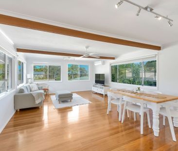 Beautifully Renovated Home with Poolside Entertaining - Photo 1