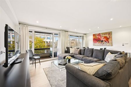 Superb two-bedroom residence in Hereford House, Ovington Gardens - Photo 3
