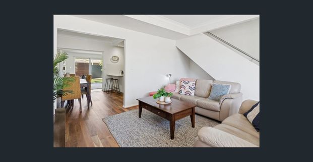 Fully Furnished Stylish Home Overlooking The Patawalonga! - Photo 1