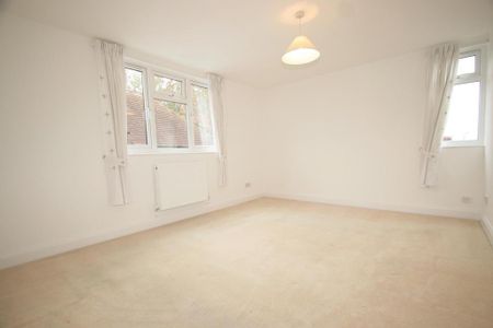 4 bedroom detached house to rent - Photo 5