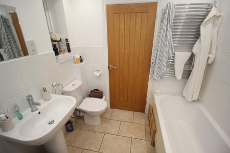 2 bedroom detached bungalow to rent - Photo 4