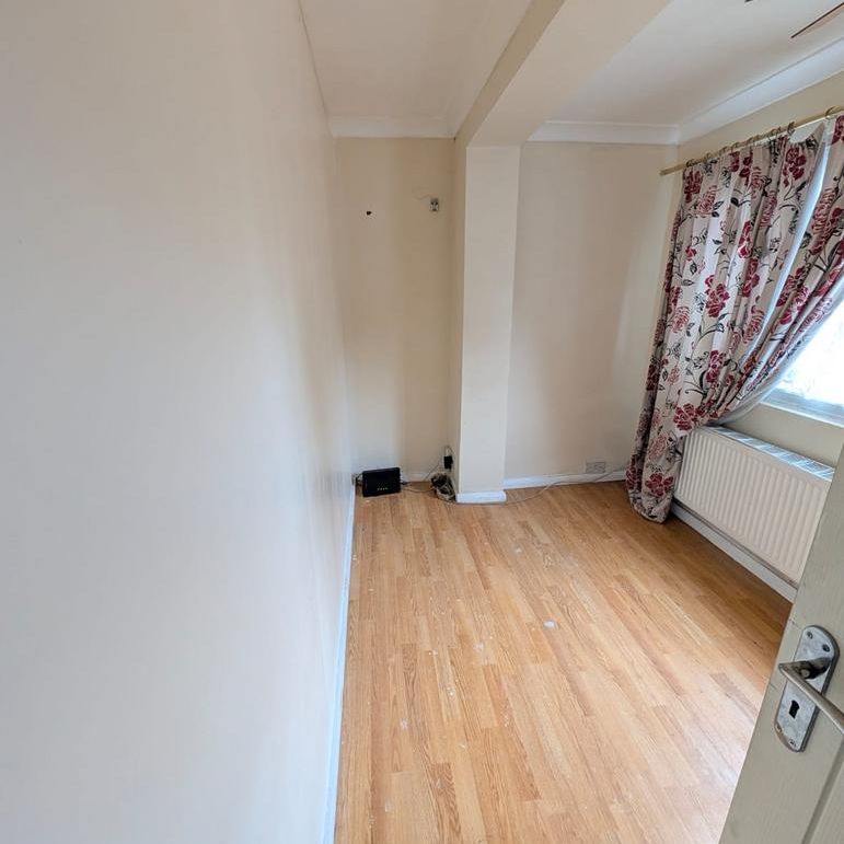 5 bedroom semi-detached house to rent - Photo 1