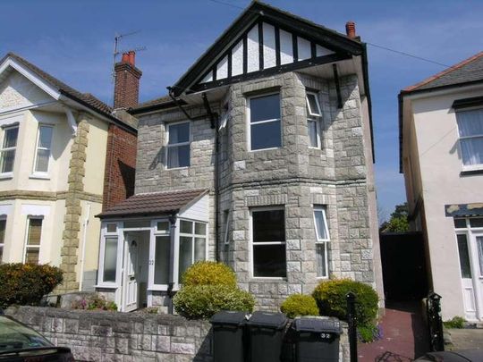 Bedroom Detached House In Charminster, BH9 - Photo 1