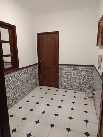 Apartamento T2 sem móveis para arrendamento situado em Oeiras. - Photo 2