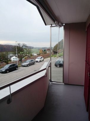 Appartement de 3.5 pièces au 1er étage avec balcon - Photo 1