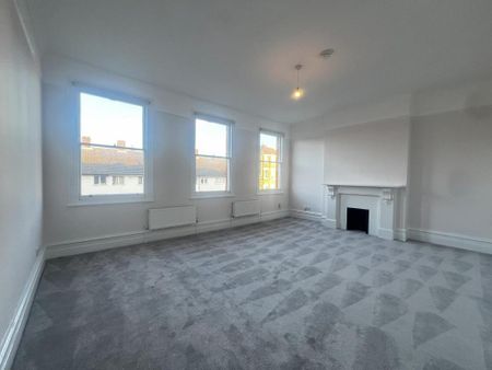 4 bedroom apartment to rent - Photo 2