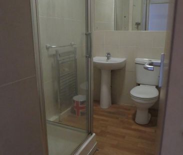 5 bedroom flat to rent - Photo 1