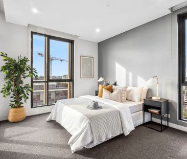 Bright & Spacious Penthouse Apartment with Private Rooftop & Bbq Area - Photo 3