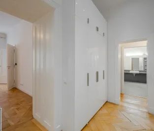 **VIDEOBESICHTIGUNG** Wohnen in der Innenstadt: 5-Zimmer Wohnung in Top Lage - zwischen Schwedenplatz und Stephansplatz; ab sofort! - Photo 3
