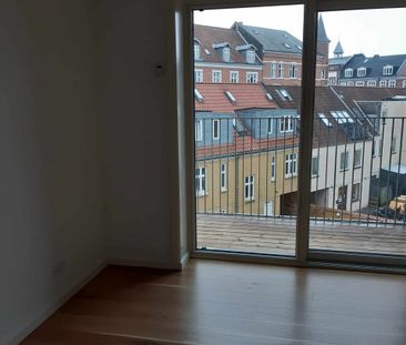 Lækker lejlighed på Frederiksbjerg med altan - Foto 1