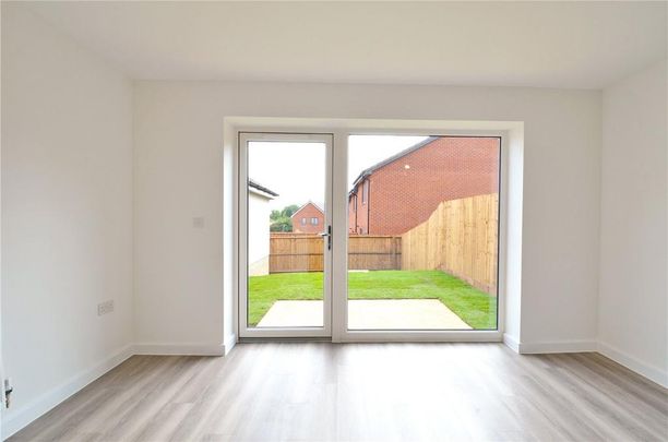 4 bedroom semi-detached house to rent - Photo 1