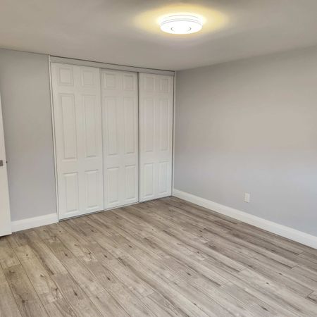 U0per level 4 bedroom Markham - Photo 3