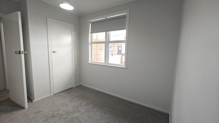 Property Management37 Cobham Crescent, Kelston - House for Rent - Photo 4