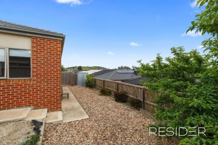 “MODERN FIVE BEDROOM HAVEN!” - Photo 3