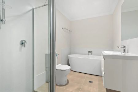 3 Bed 2 Bath Duplex - Photo 4