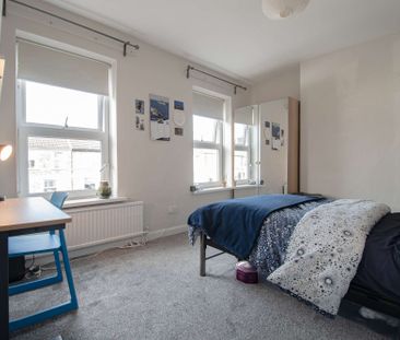 Modern three bed property - Photo 4