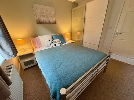 RICHMOND PARK ROAD, CHARMINSTER (P07839) - Photo 4