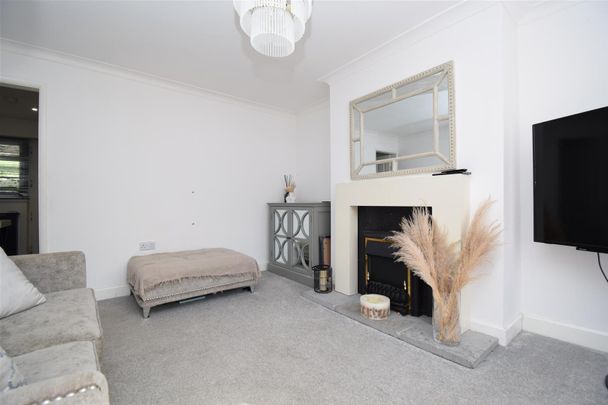 Oxford Drive, Kippax, Leeds - Photo 1