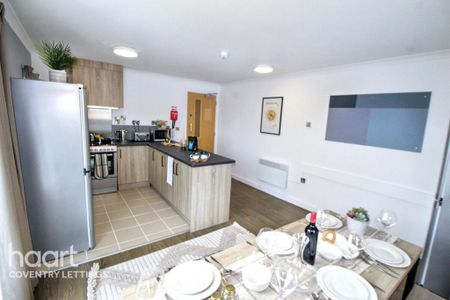 1 bedroom in a flat share to rent - Photo 5