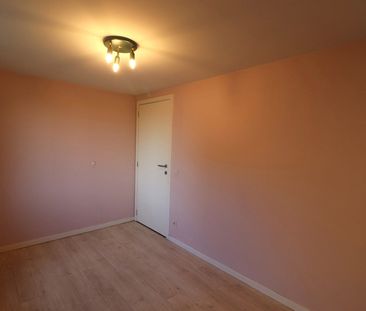 Een ruim appartement van 148m² met terras en 2 autostaanplaatsen. - Photo 3